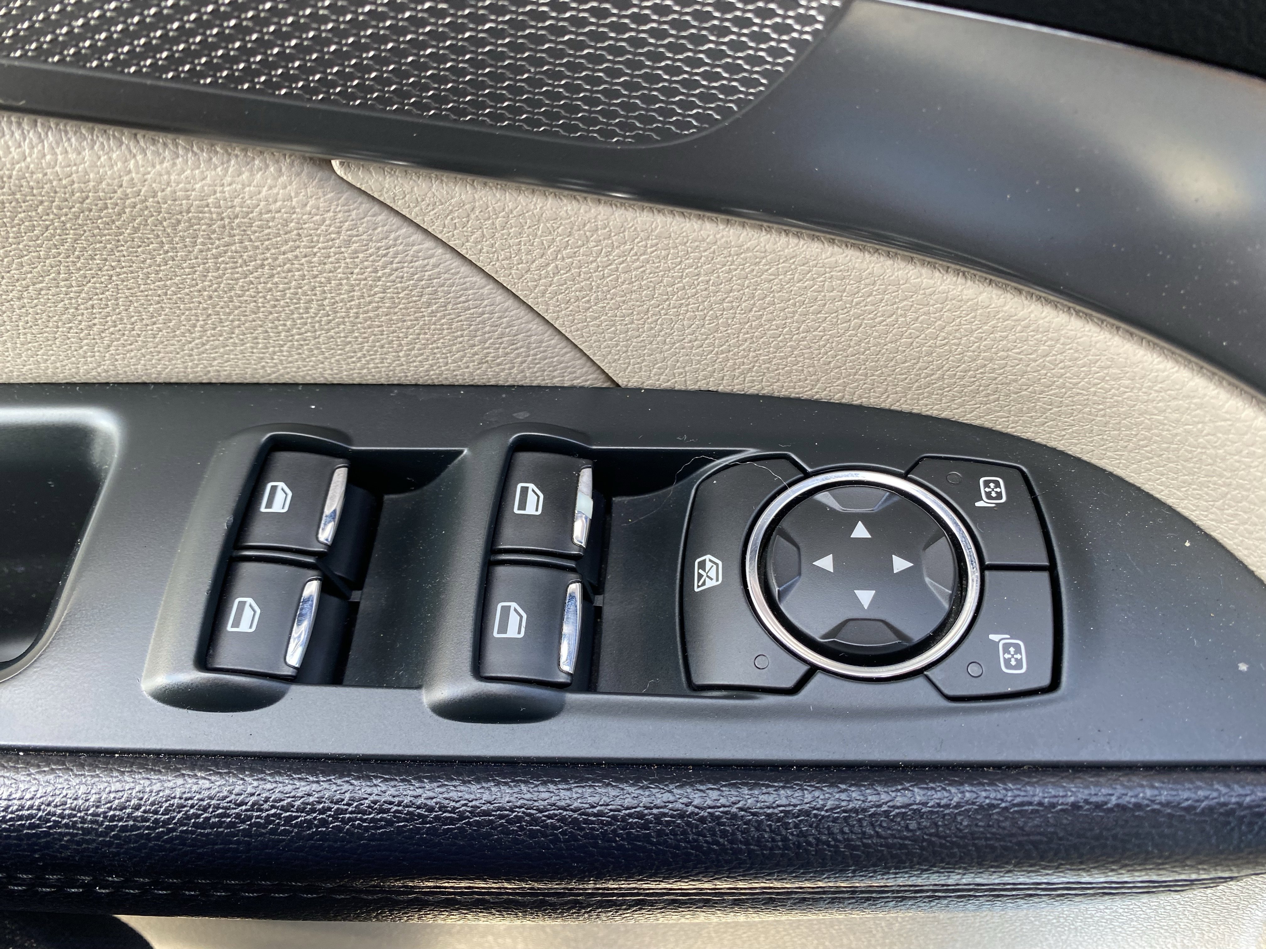 Used 2018 Ford Explorer XLT image 20