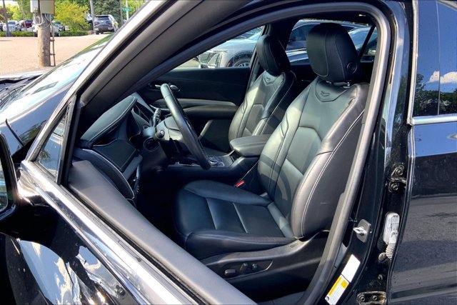 Used 2023 Cadillac XT4 Premium Luxury w/ Technology Package AWD/4WD image 24