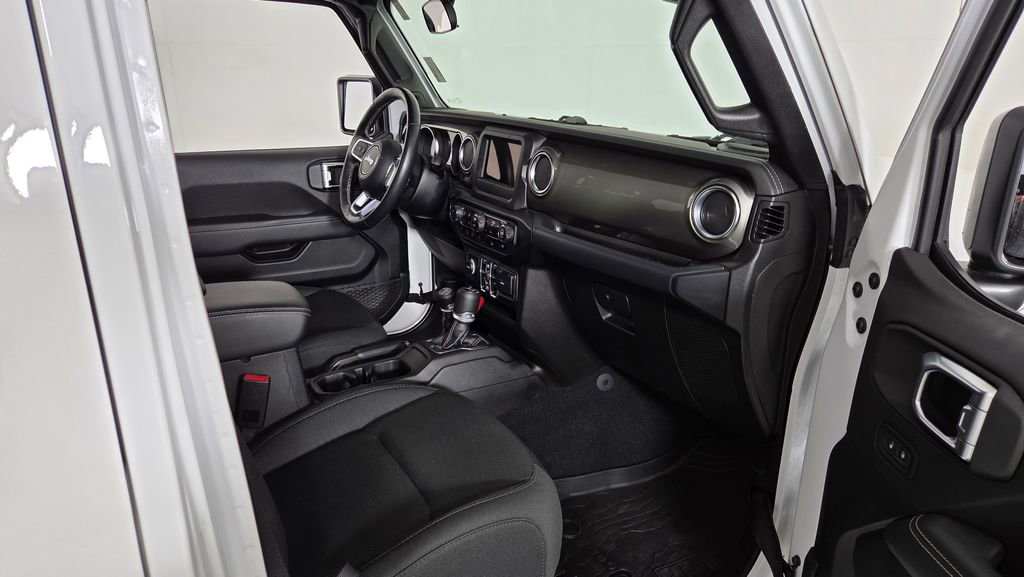 Used 2020 Jeep Wrangler Unlimited Sahara w/ LED Lighting Group image 29