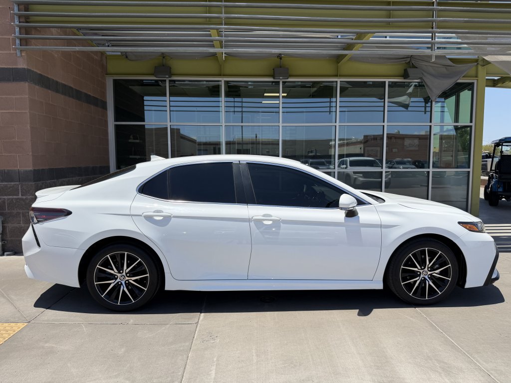 Used 2024 Toyota Camry SE FWD image 9