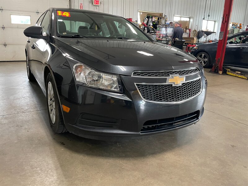 Used 2014 Chevrolet Cruze LS FWD image 4