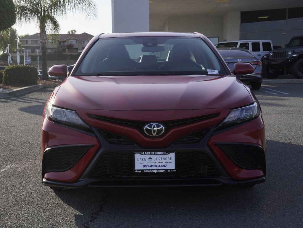 Used 2023 Toyota Camry SE FWD image 9