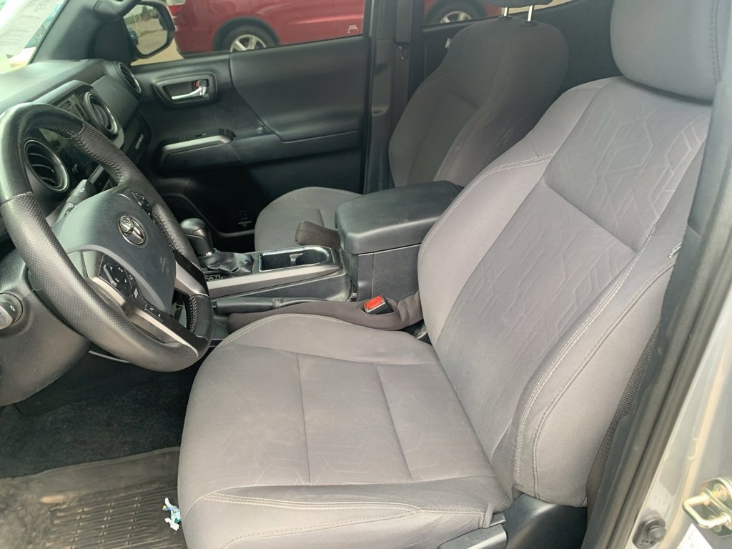 Used 2019 Toyota Tacoma TRD Sport w/ Technology Package image 10