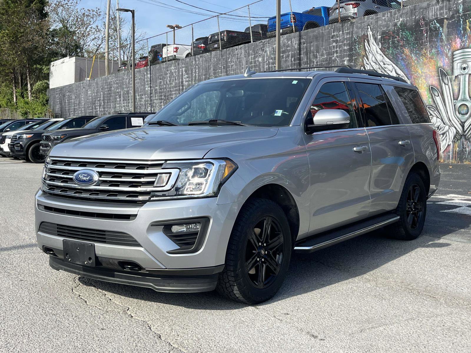 Used 2020 Ford Expedition XLT w/ Equipment Group 202A image 3