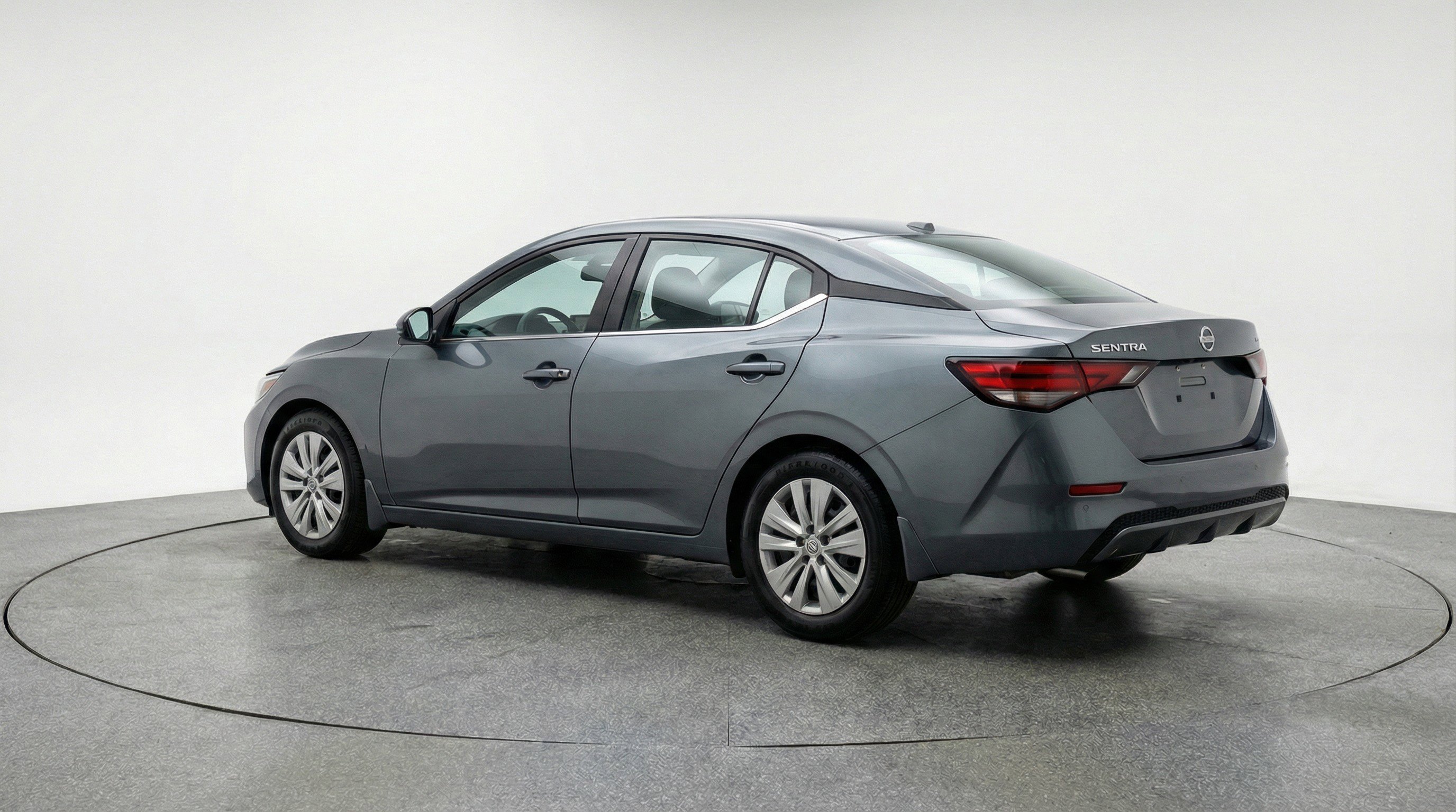 Used 2025 Nissan Sentra S image 6