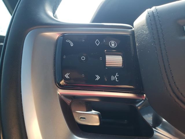 Used 2025 Land Rover Range Rover SE AWD/4WD image 23