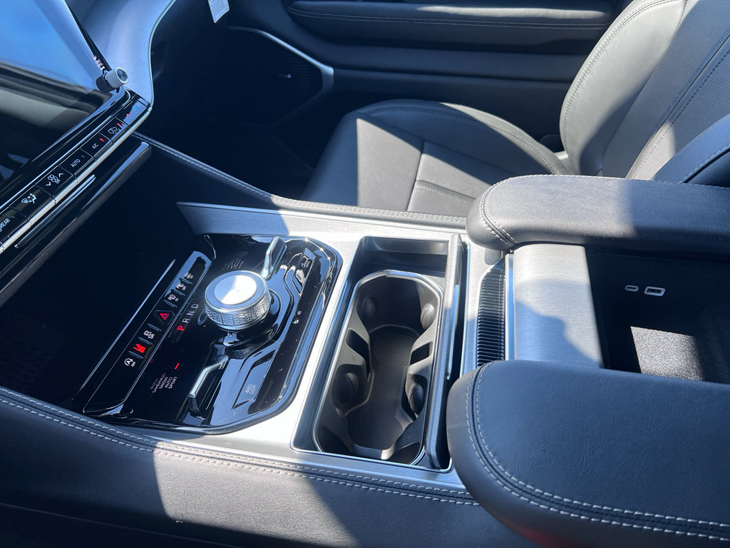 New 2026 Jeep Grand Wagoneer Limited AWD/4WD image 24