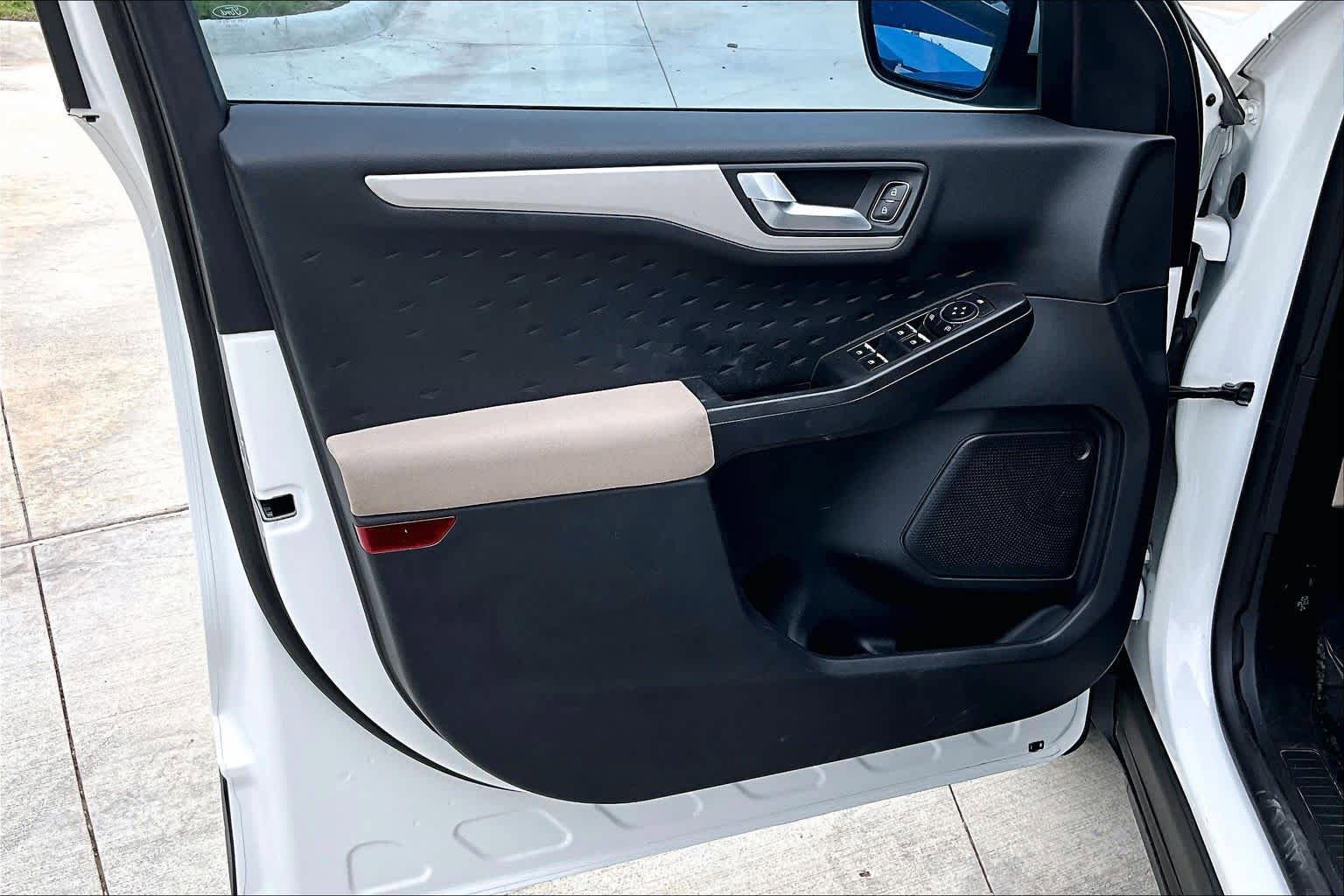 Used 2020 Ford Escape SE FWD image 22