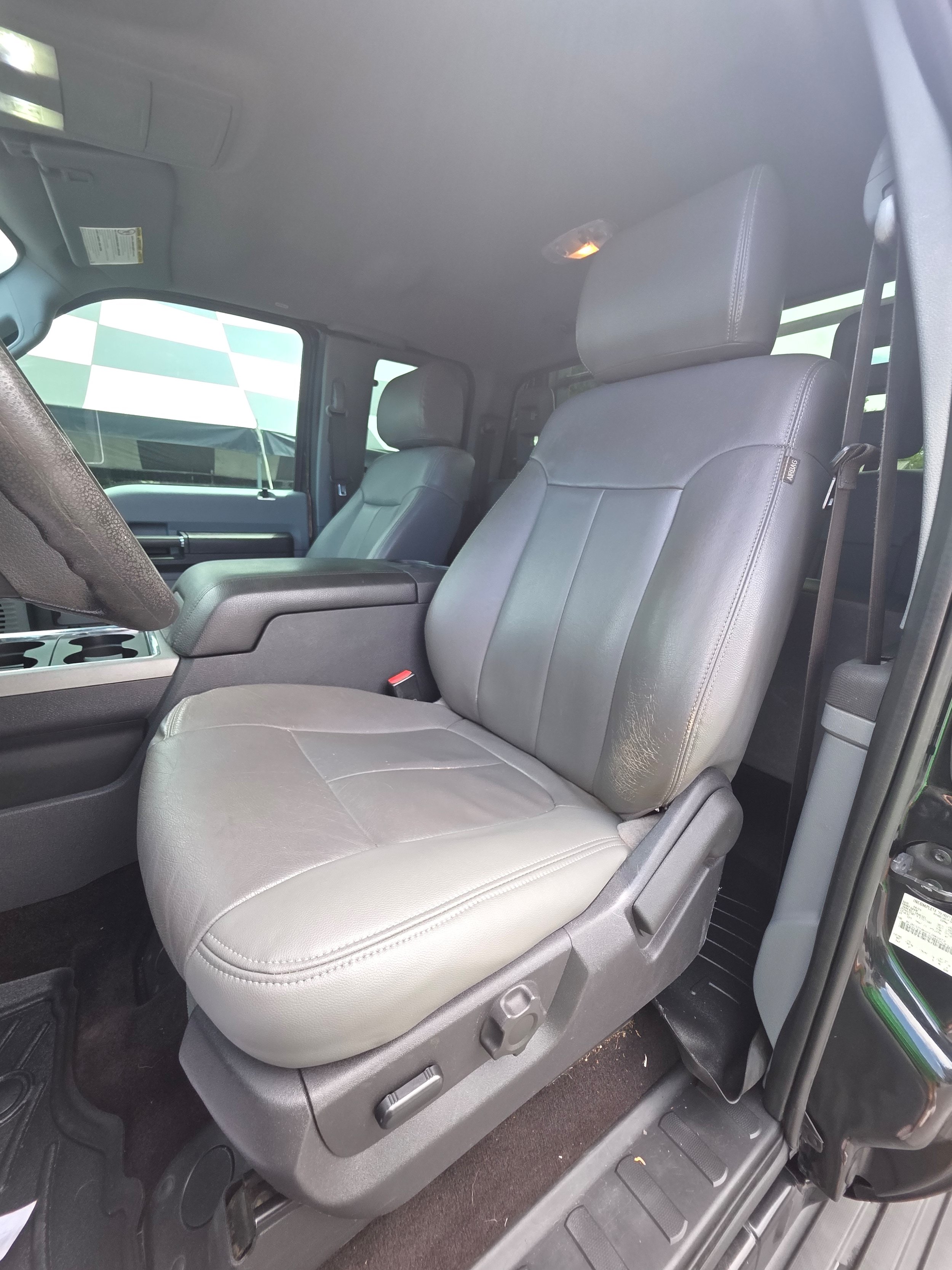 Used 2015 Ford F350 XLT w/ XLT Interior Package AWD/4WD image 18