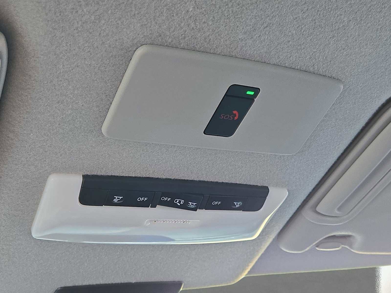 Used 2022 Nissan Kicks SR w/ Premium Package image 28