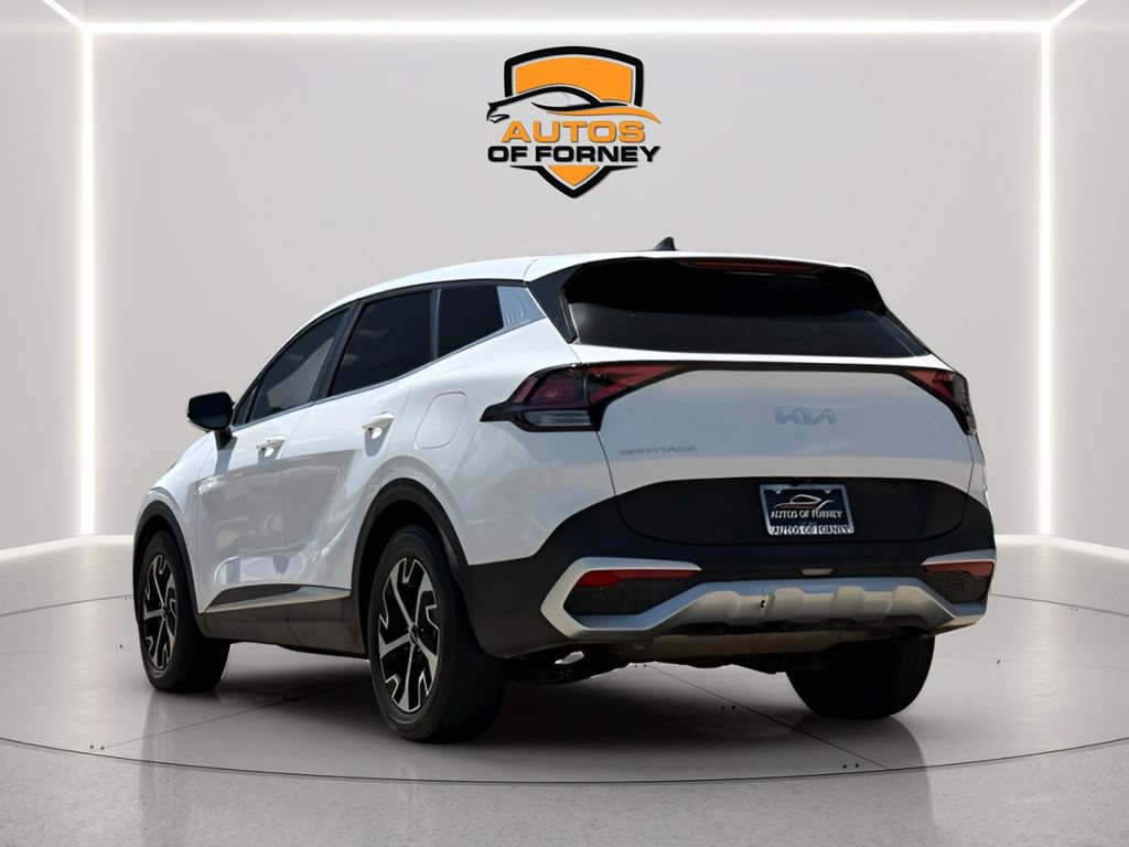 Used 2025 Kia Sportage EX FWD image 2