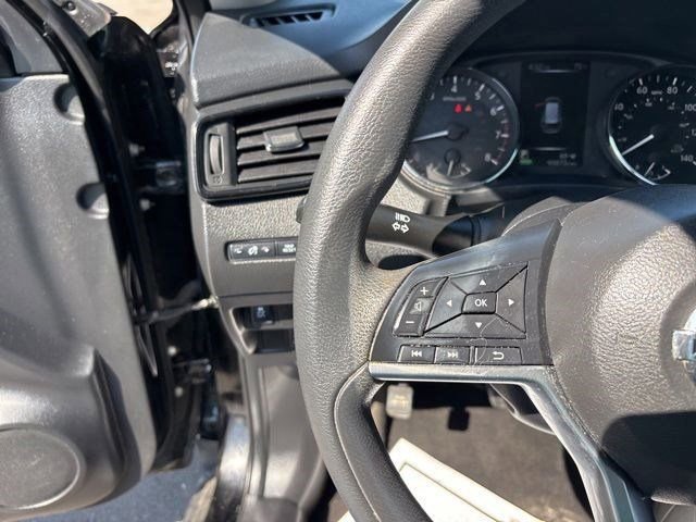 Used 2017 Nissan Rogue S w/ S Appearance Package AWD/4WD image 17
