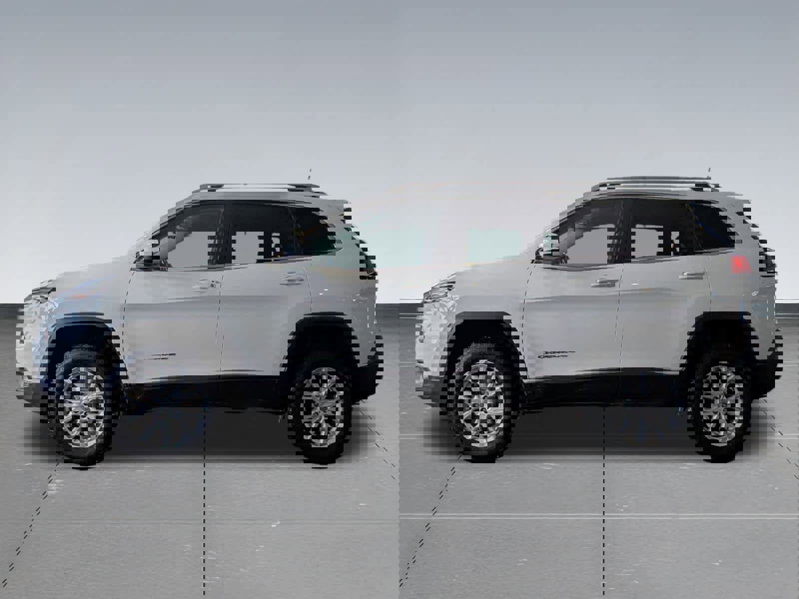 Used 2018 Jeep Cherokee Latitude Plus w/ Comfort/Convenience Group image 3