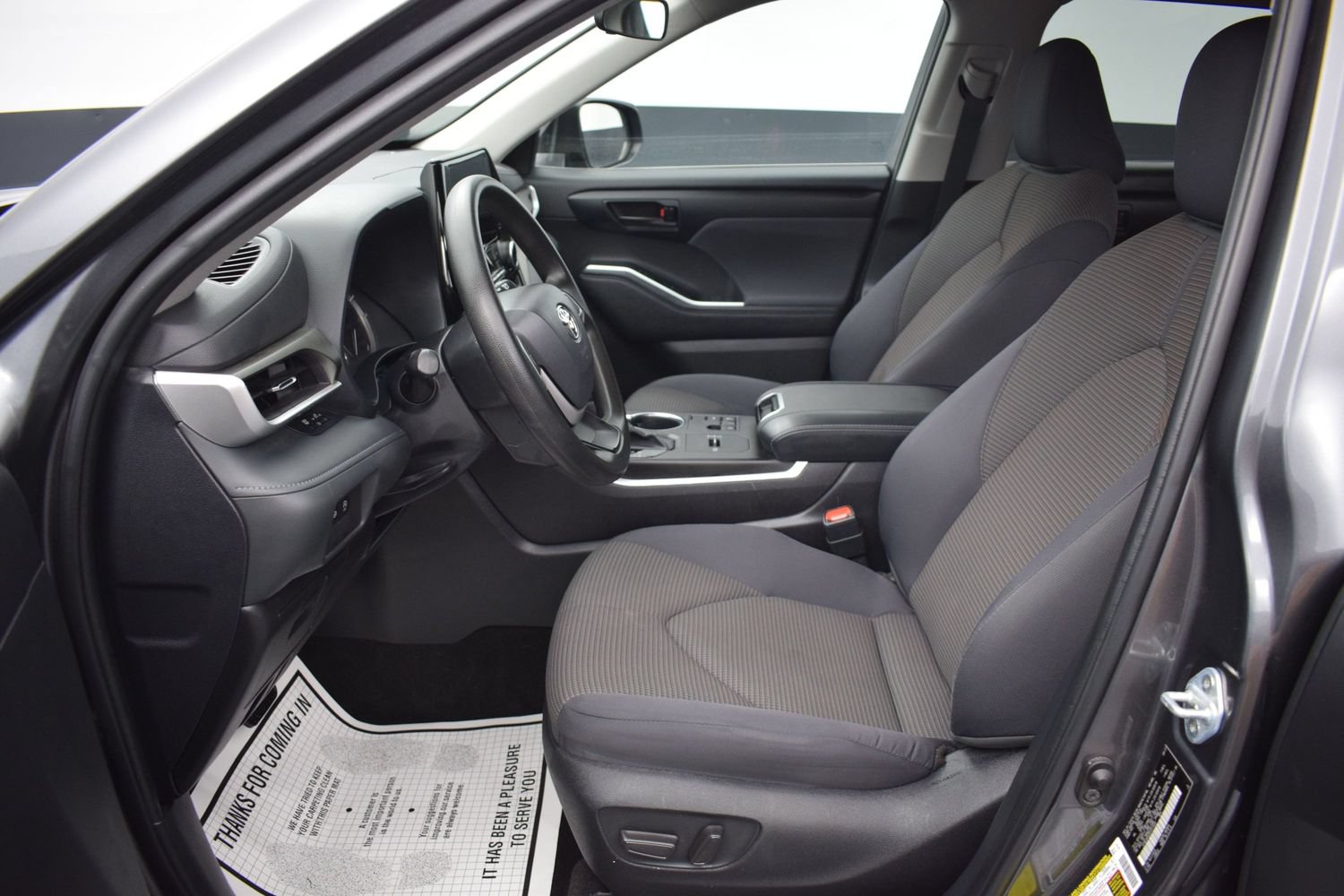 Used 2023 Toyota Highlander L FWD image 15