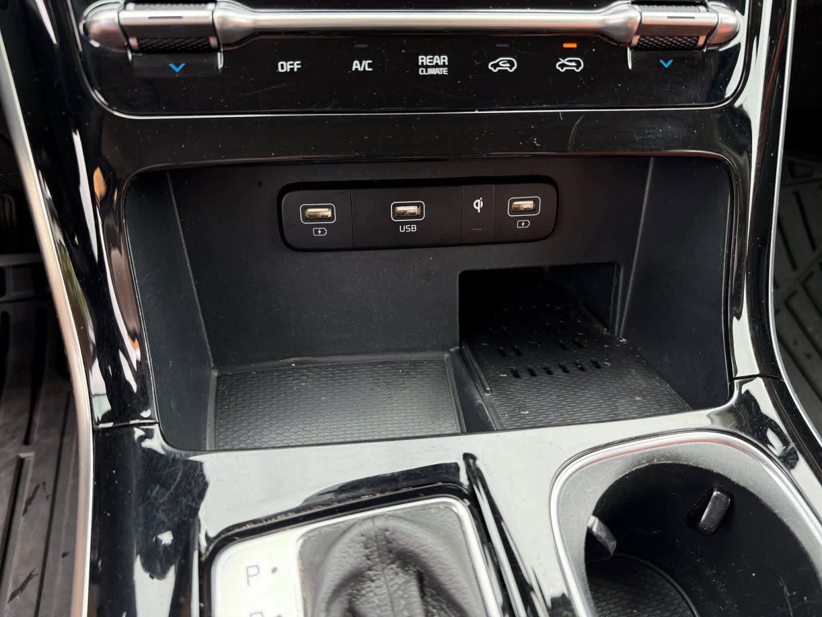 Used 2023 Kia Carnival SX FWD image 25