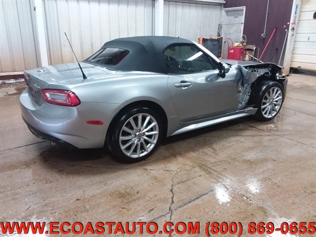 Used 2017 FIAT 124 Spider Lusso RWD image 2