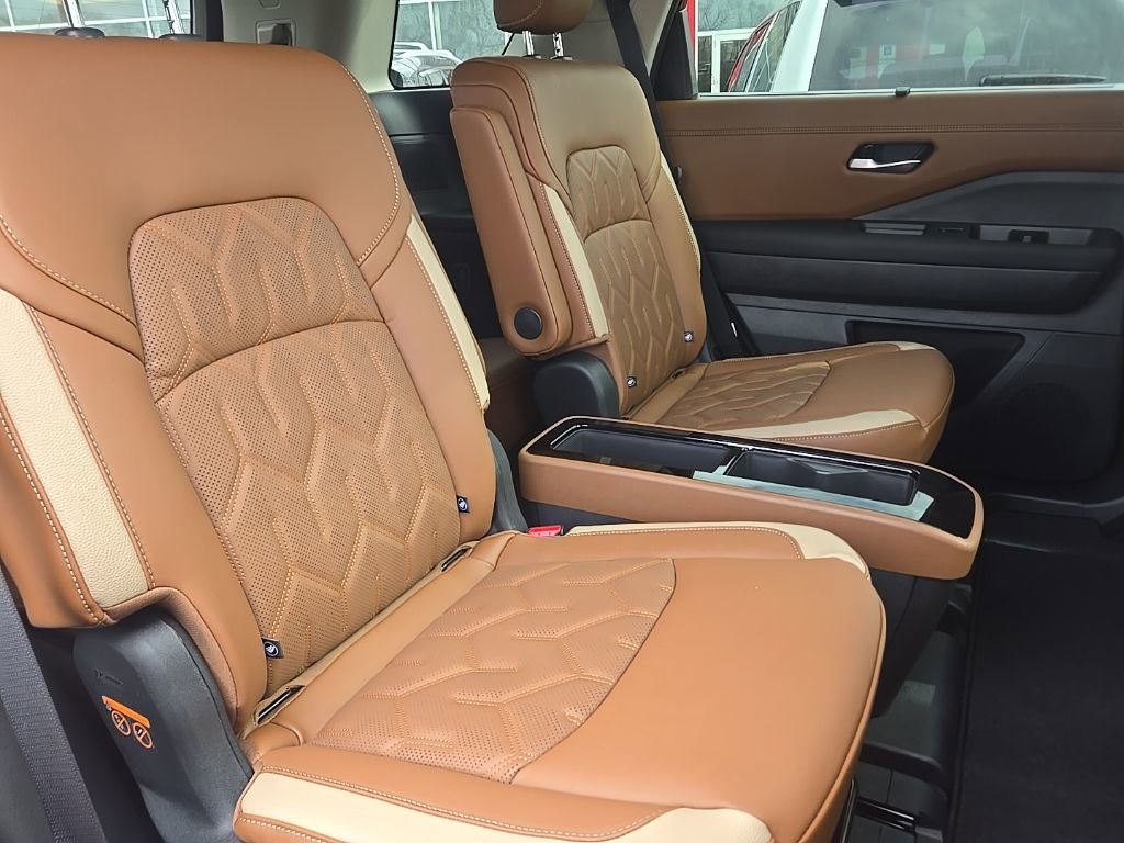 New 2026 Nissan Pathfinder Platinum image 35