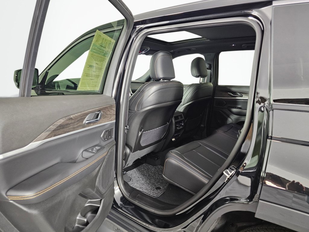 New 2026 Jeep Grand Cherokee Limited AWD/4WD image 35