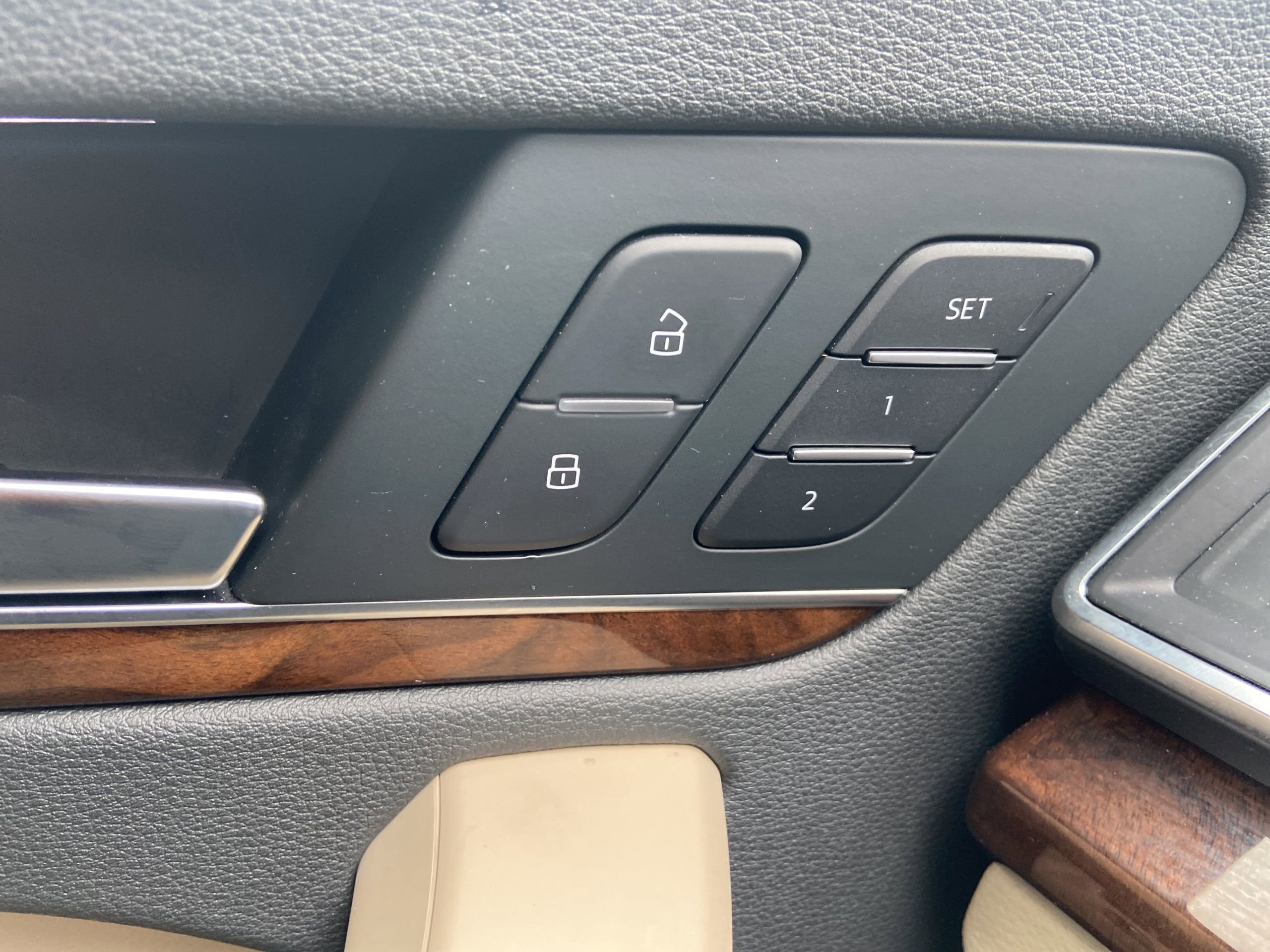 Used 2018 Audi Q5 2.0T Premium Plus w/ Premium Plus Package AWD/4WD image 24