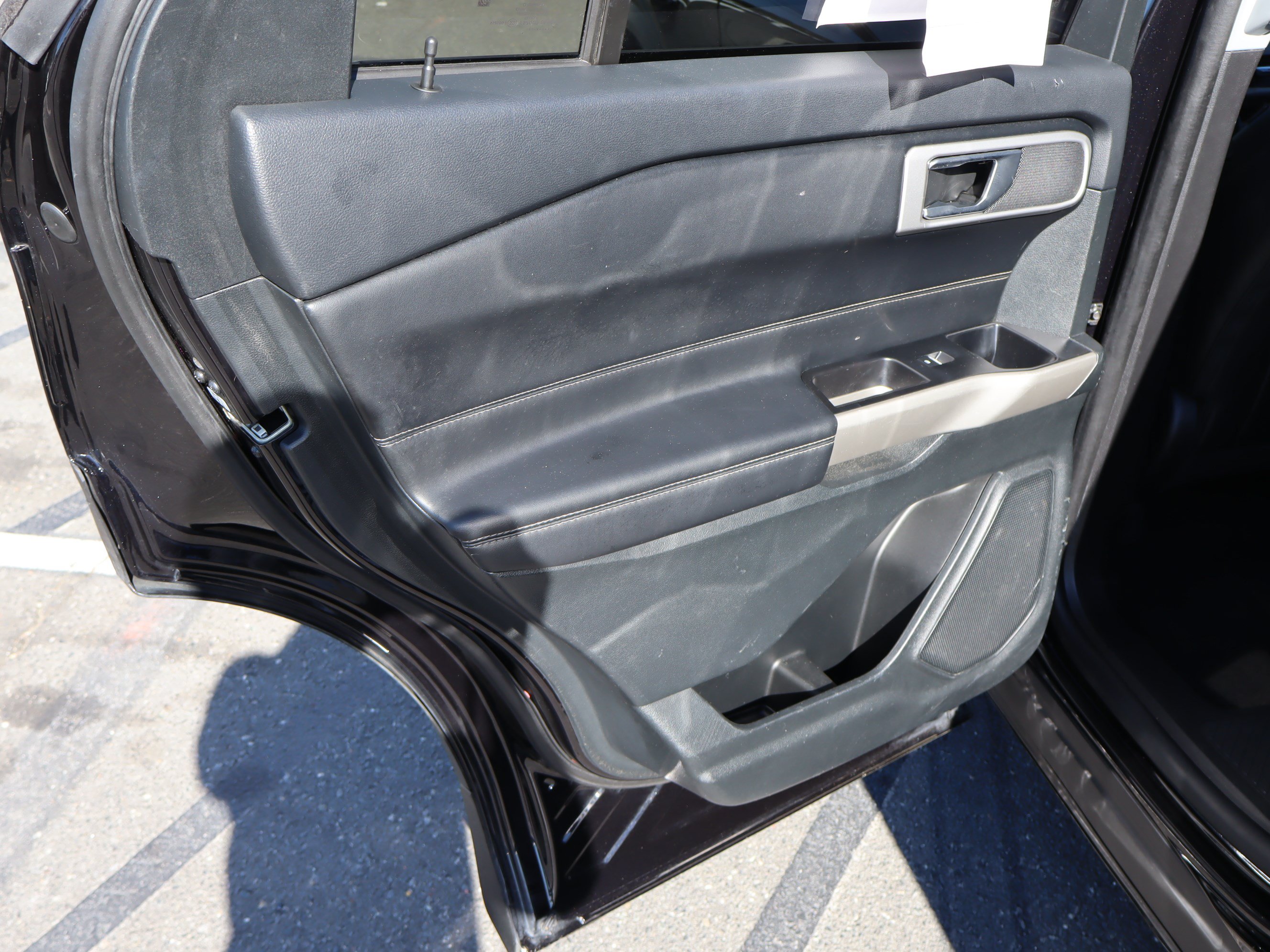 Used 2023 Ford Explorer XLT w/ Equipment Group 202A AWD/4WD image 30