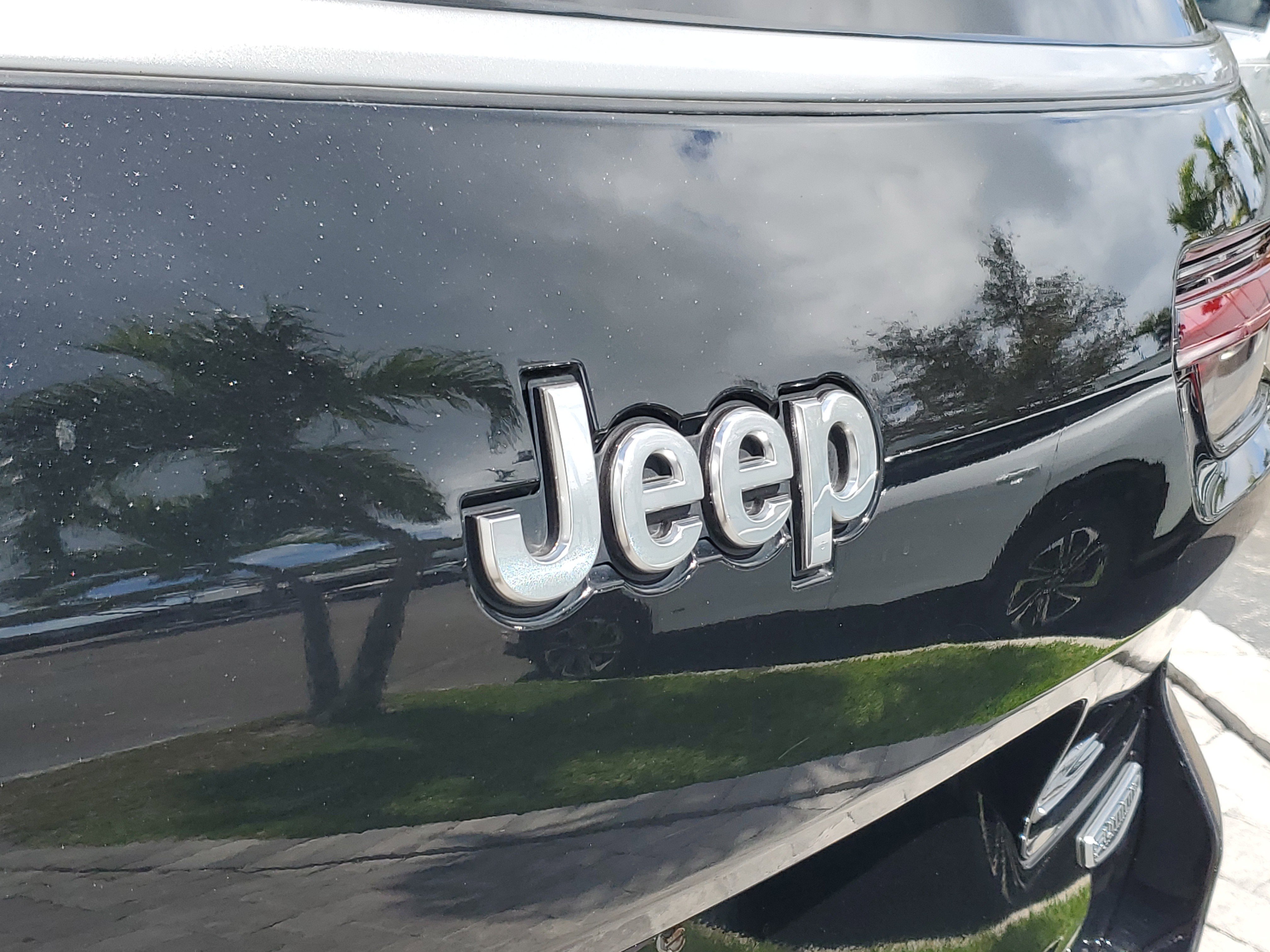 Used 2022 Jeep Grand Cherokee L Summit w/ Advanced Protech Group IV image 8