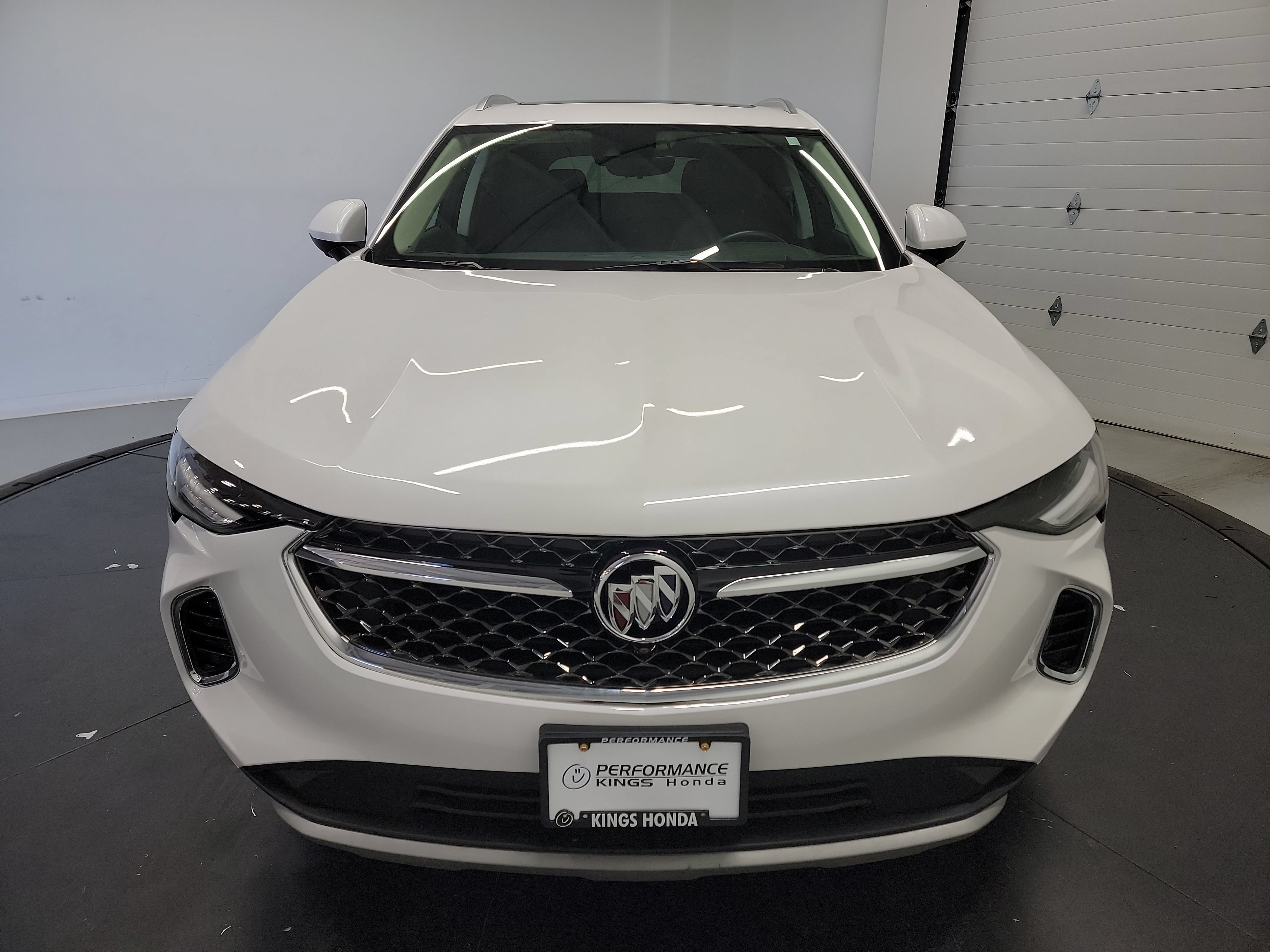 Used 2023 Buick Envision Avenir AWD/4WD image 2