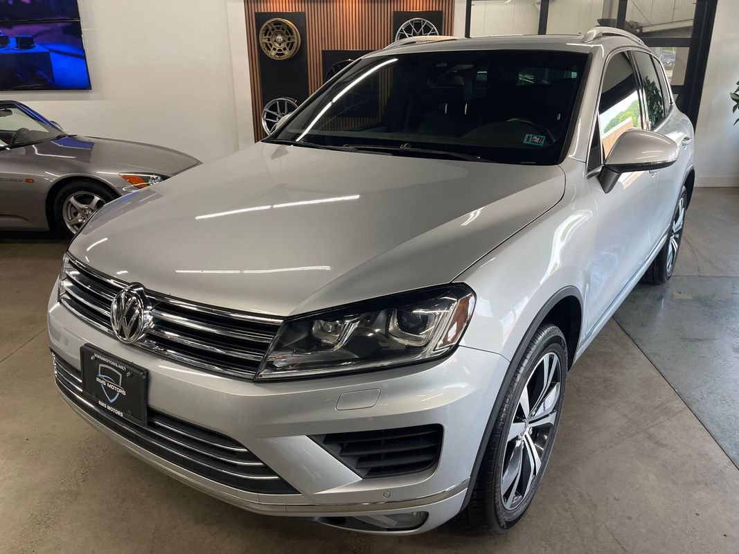 Used 2017 Volkswagen Touareg Wolfsburg Edition AWD/4WD image 3