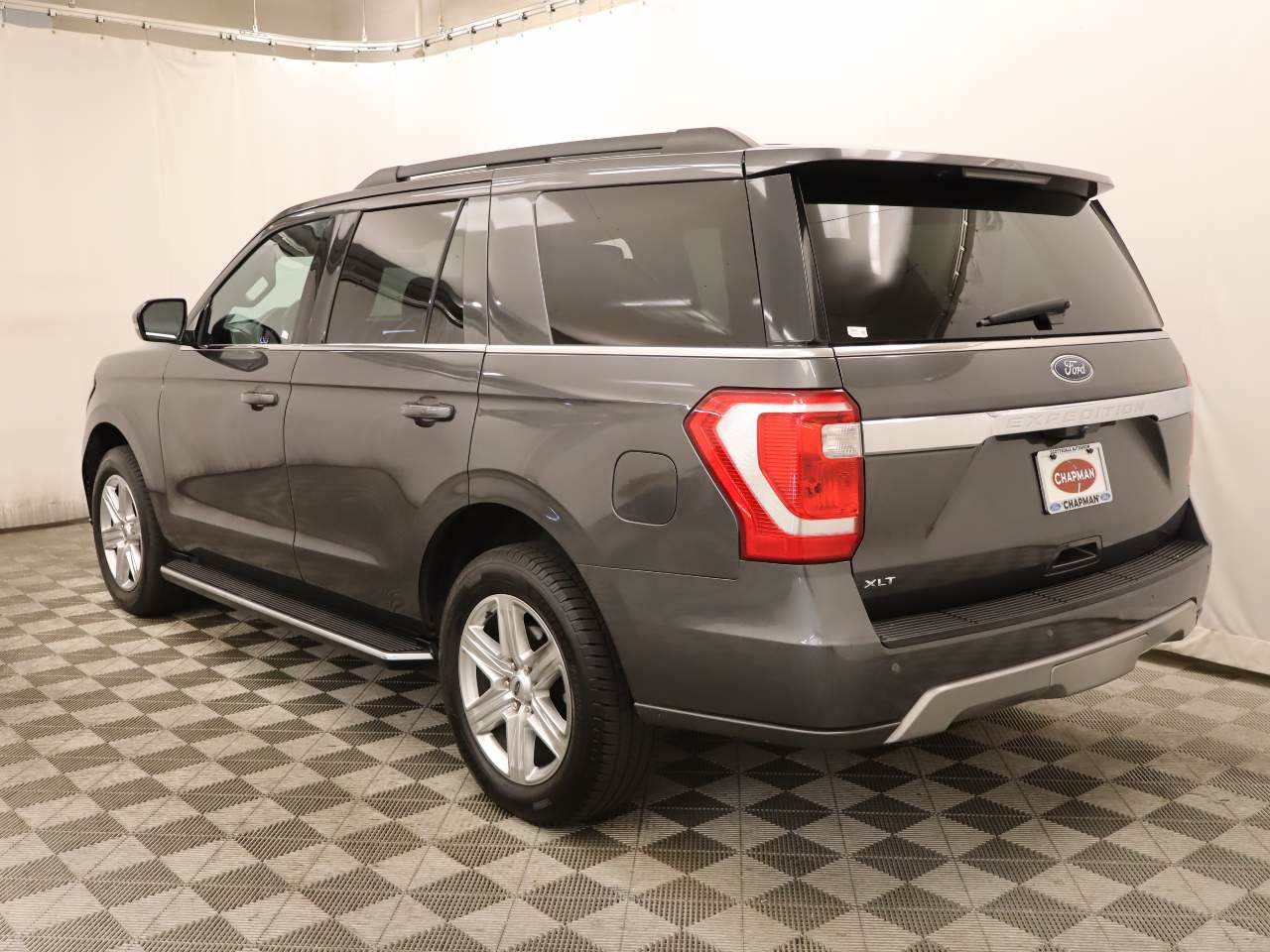 Used 2020 Ford Expedition XLT w/ Equipment Group 202A RWD image 3