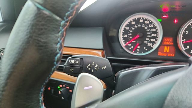 Used 2006 BMW M5 image 43