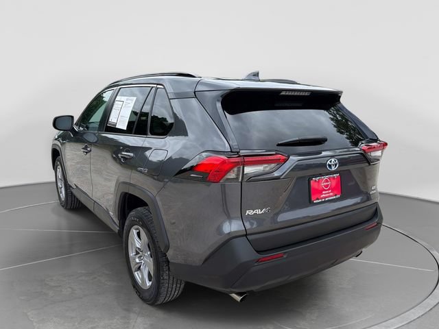 Used 2022 Toyota RAV4 LE AWD/4WD image 6