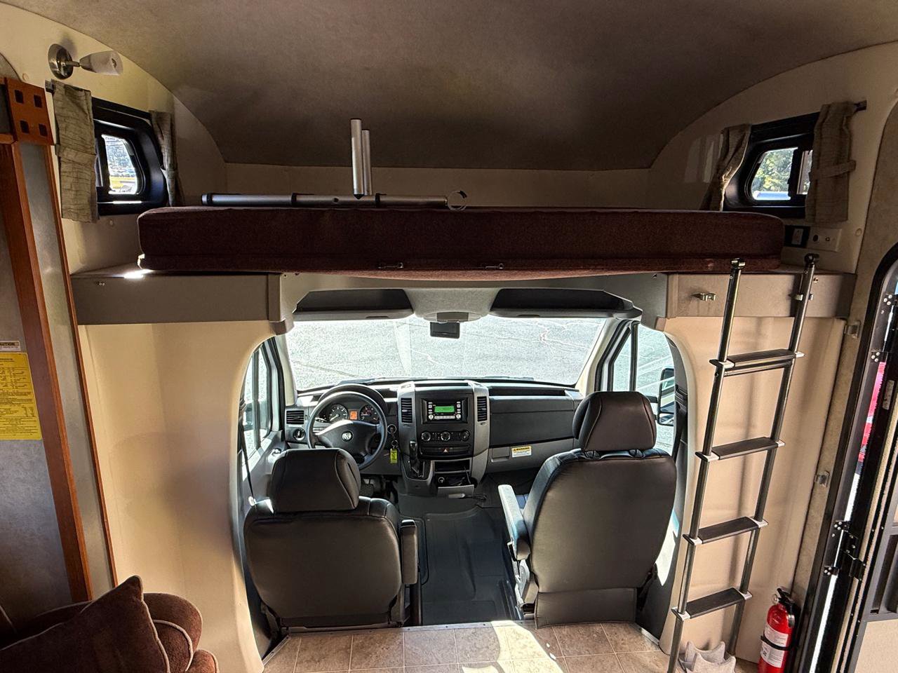 Used 2008 Dodge Sprinter 3500 RWD image 10