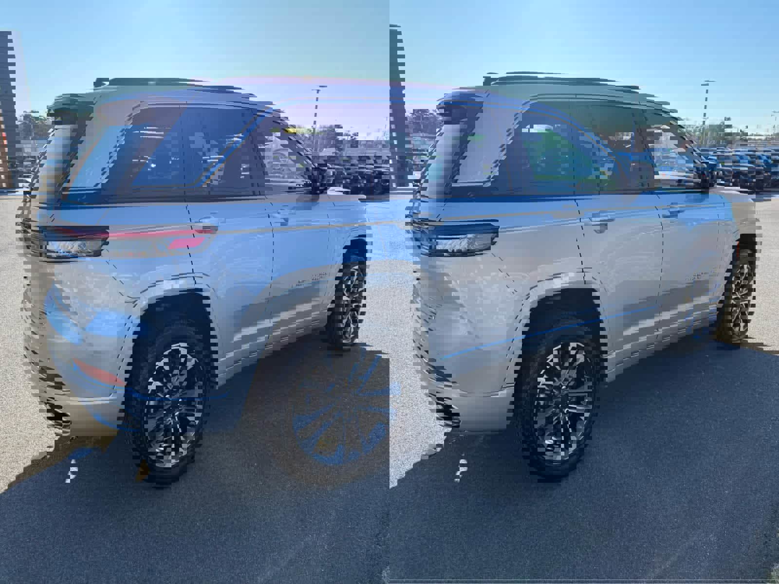 Used 2024 Jeep Grand Cherokee Overland w/ Luxury Tech Group IV image 10