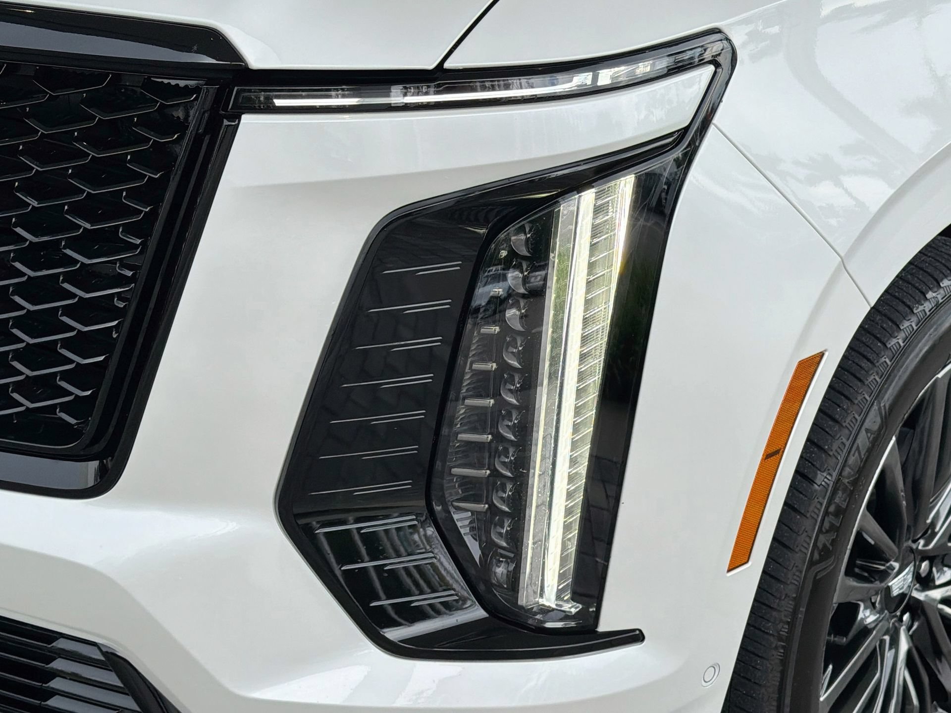 Used 2025 Cadillac Escalade Sport Platinum AWD/4WD image 9