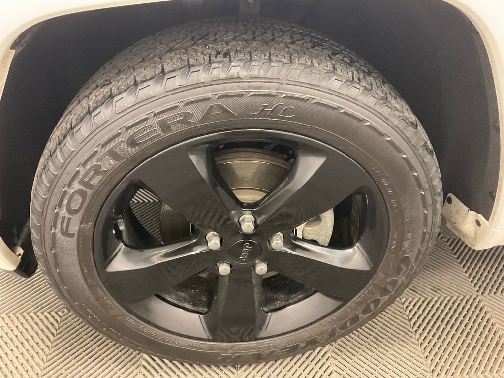 Used 2015 Jeep Grand Cherokee Altitude image 14