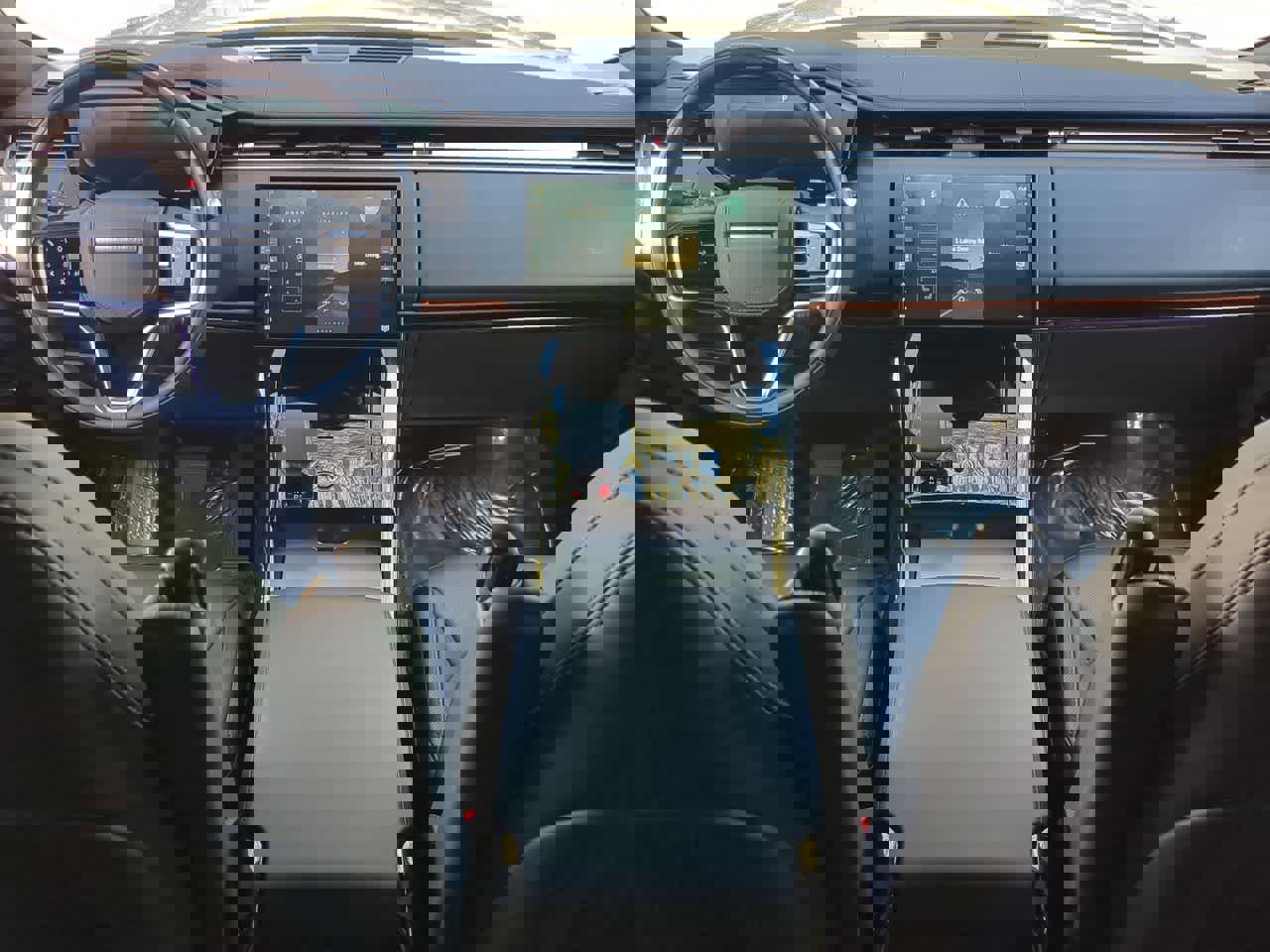 Used 2025 Land Rover Range Rover Sport SE image 16