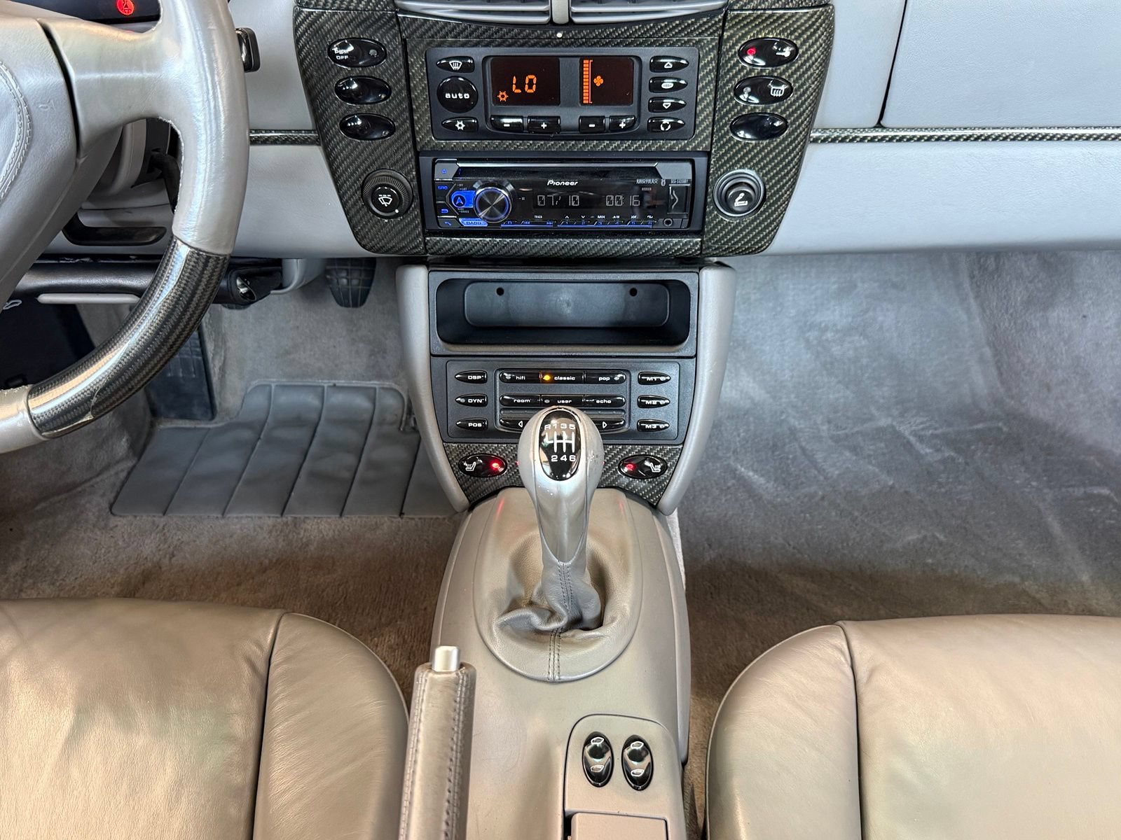 Used 2001 Porsche 911 Carrera RWD image 17