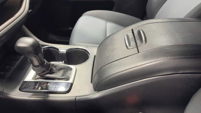 Used 2015 Toyota Highlander LE FWD image 25