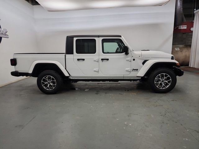 New 2025 Jeep Gladiator Sport image 10