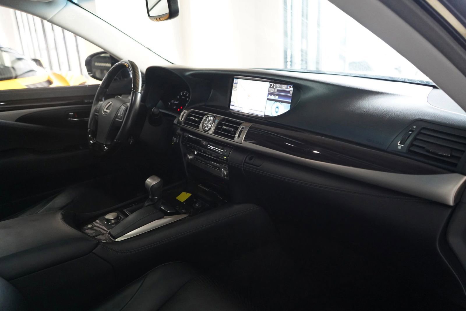 Used 2014 Lexus LS 460 RWD image 17