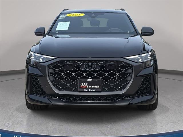 Certified 2025 Audi RS Q8 performance AWD/4WD image 3