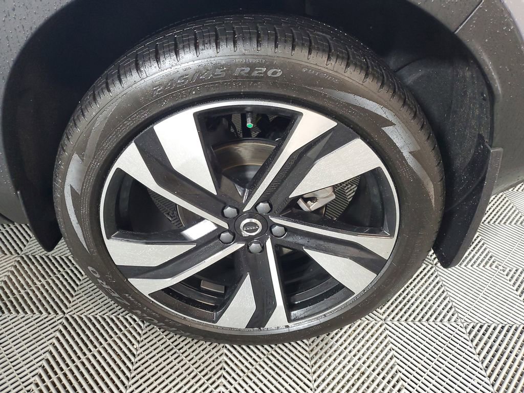 Used 2026 Volvo XC40 B5 Ultra w/ Protection Package Premier image 13