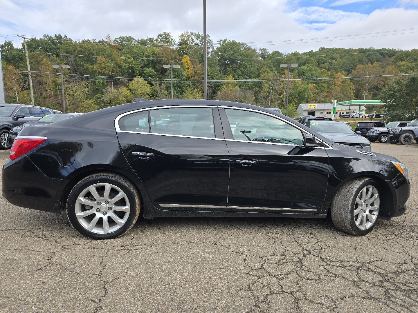 Used 2016 Buick LaCrosse Premium w/ Driver Confidence Package #1 FWD image 21