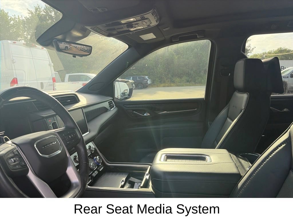 Used 2023 GMC Yukon XL Denali w/ Advanced Technology Package AWD/4WD image 17