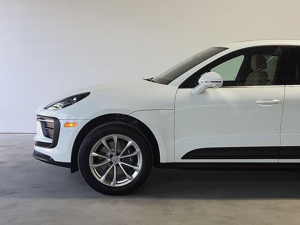 New 2026 Porsche Macan AWD/4WD image 6