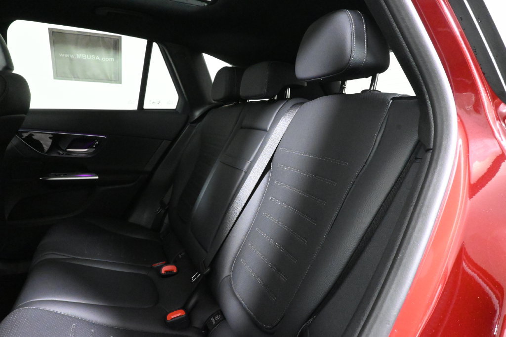 Certified 2026 Mercedes-Benz GLC 300 4MATIC image 4