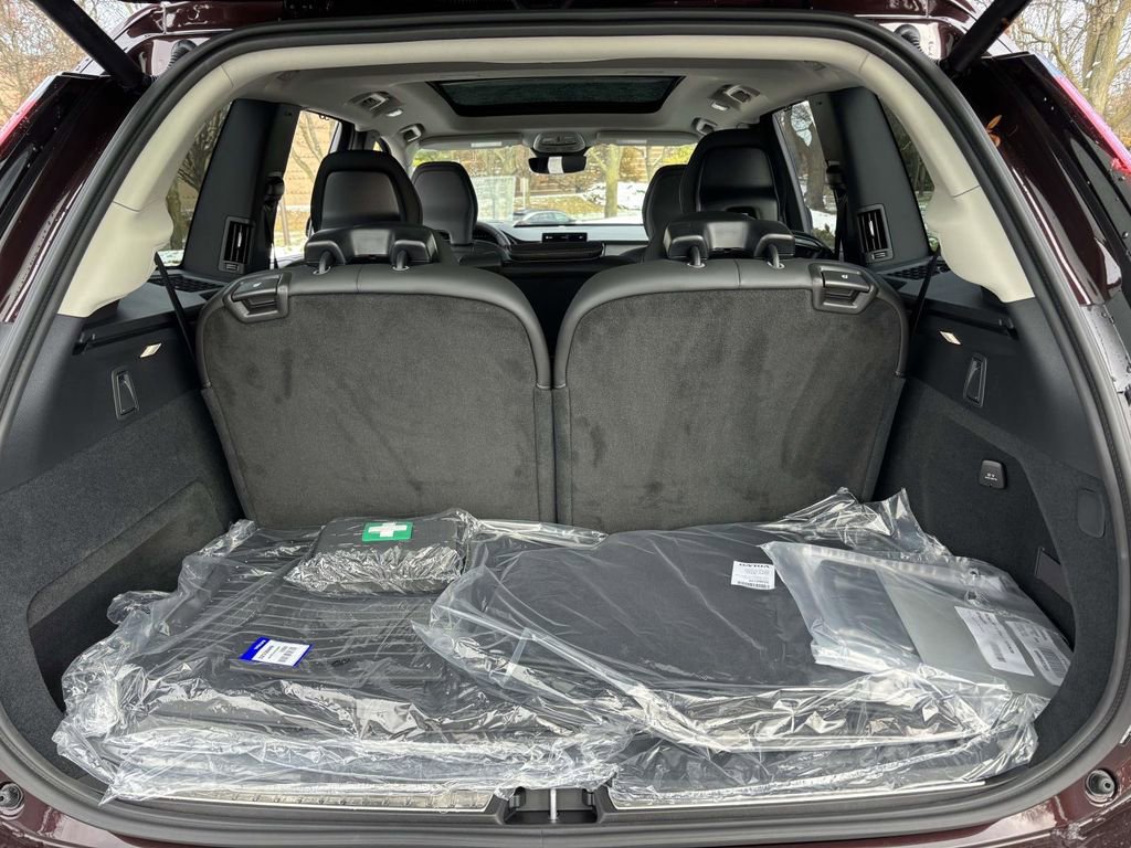 New 2026 Volvo XC90 B6 Ultra w/ Protection Package Premier image 9