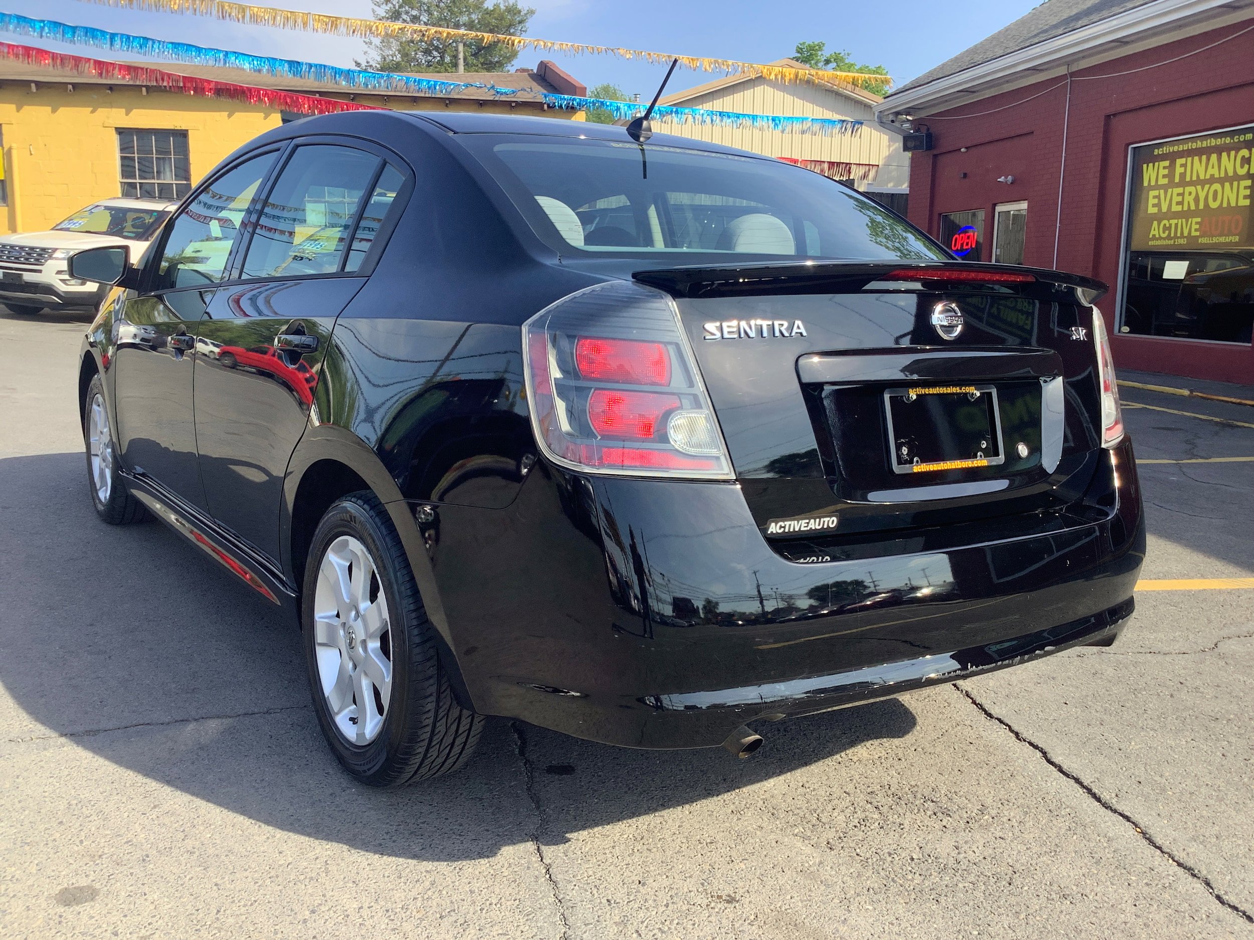 Used 2012 Nissan Sentra 2.0 SR FWD image 5