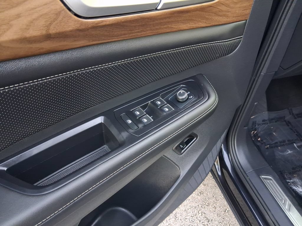 Certified 2024 Volkswagen Atlas SE FWD image 17