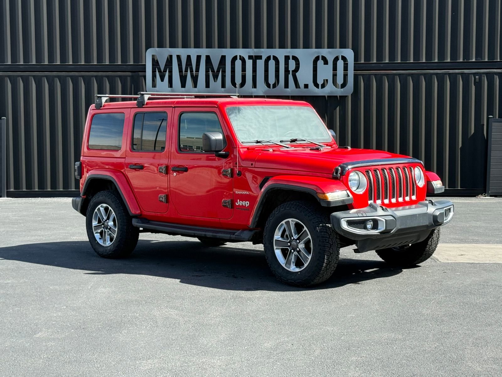 Used 2018 Jeep Wrangler Unlimited Sahara AWD/4WD image 2