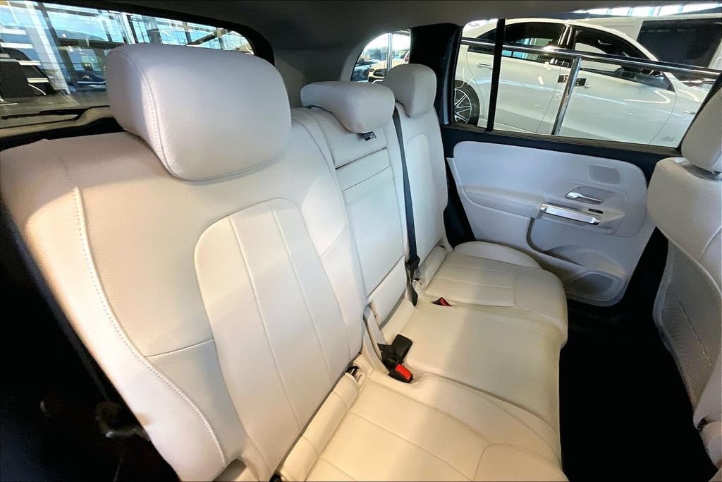 Used 2026 Mercedes-Benz GLB 250 4MATIC image 16